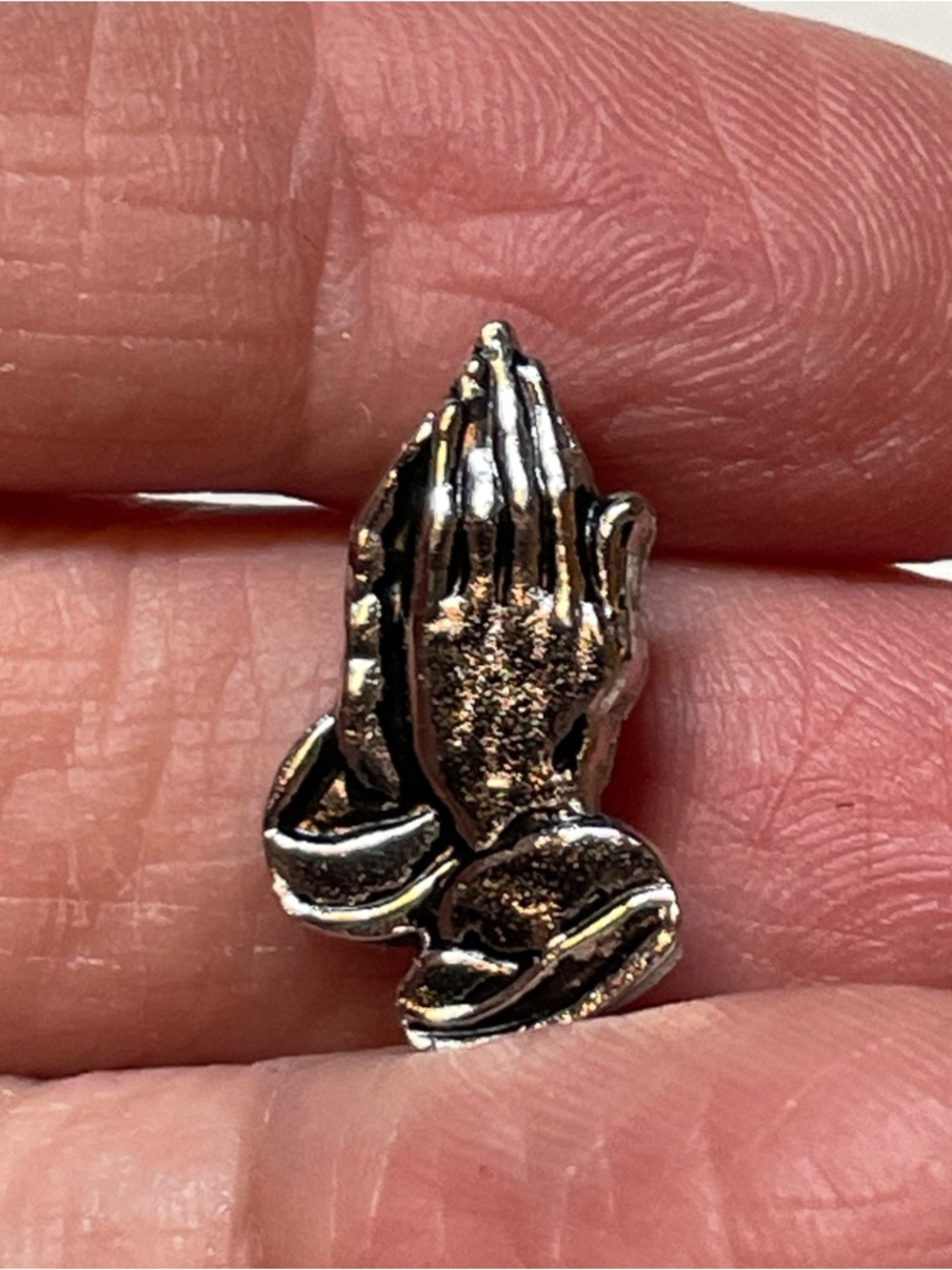 Hands Praying Prayer Pray Vintage Lapel Pin silver tone